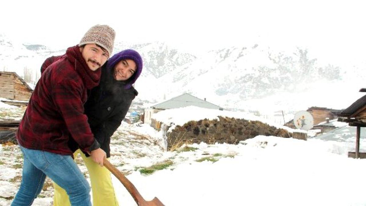 Kır Düğünü Yerine Kar Düğünü Yaptılar