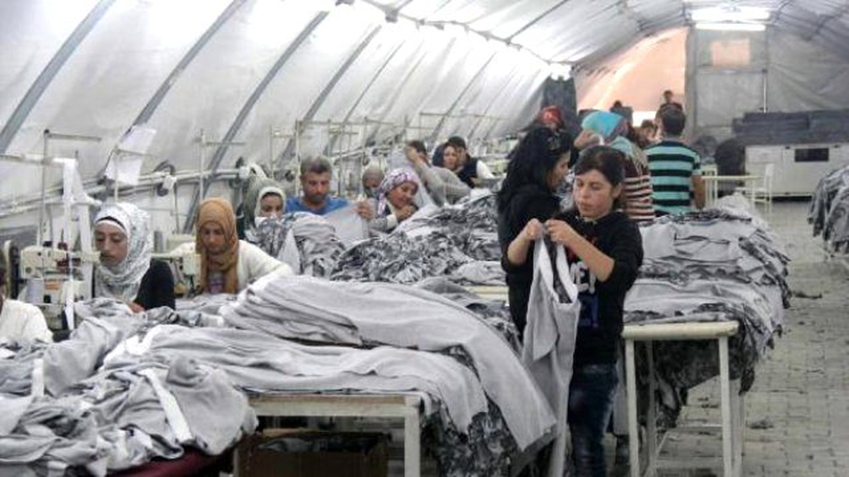 Kobanili Aileler, Çadır Kentte Hem Meslek Öğreniyor Hem Para Kazanıyor