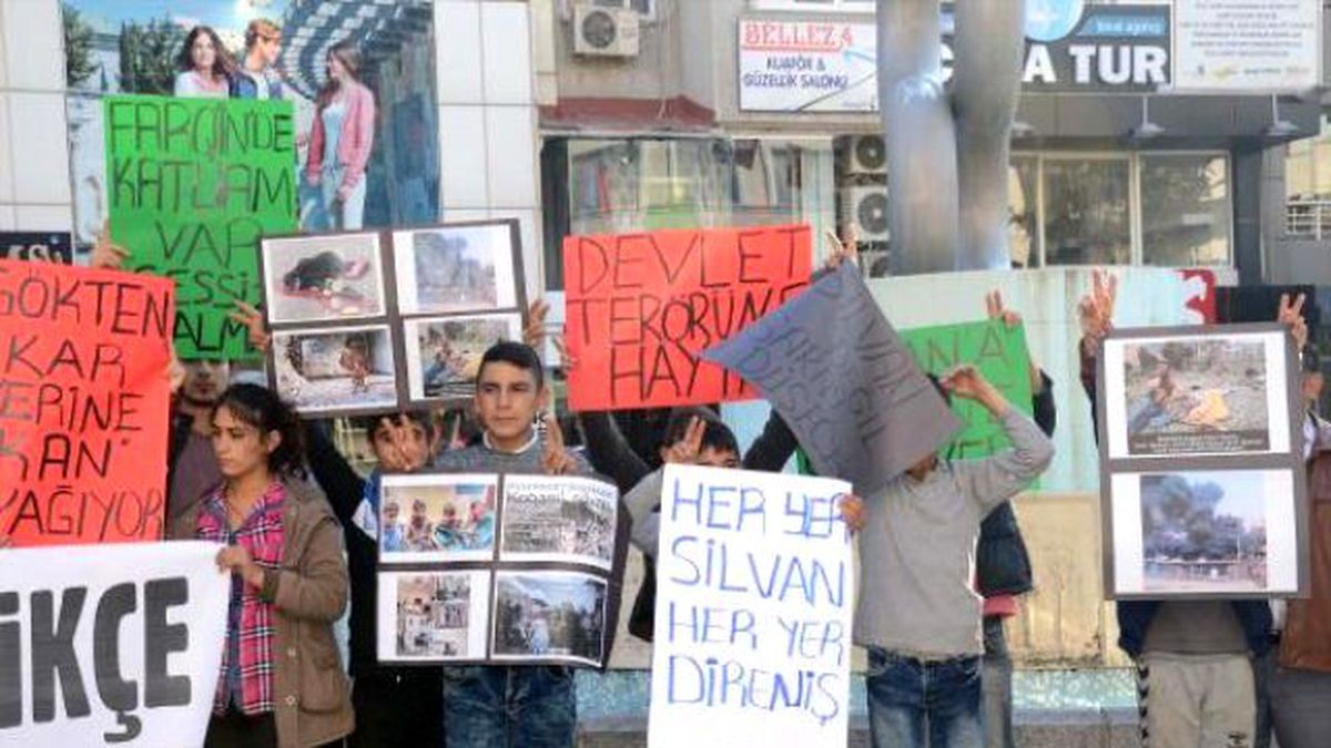 Manisa\'da Hdp\'lilerden Silvan Protestosu