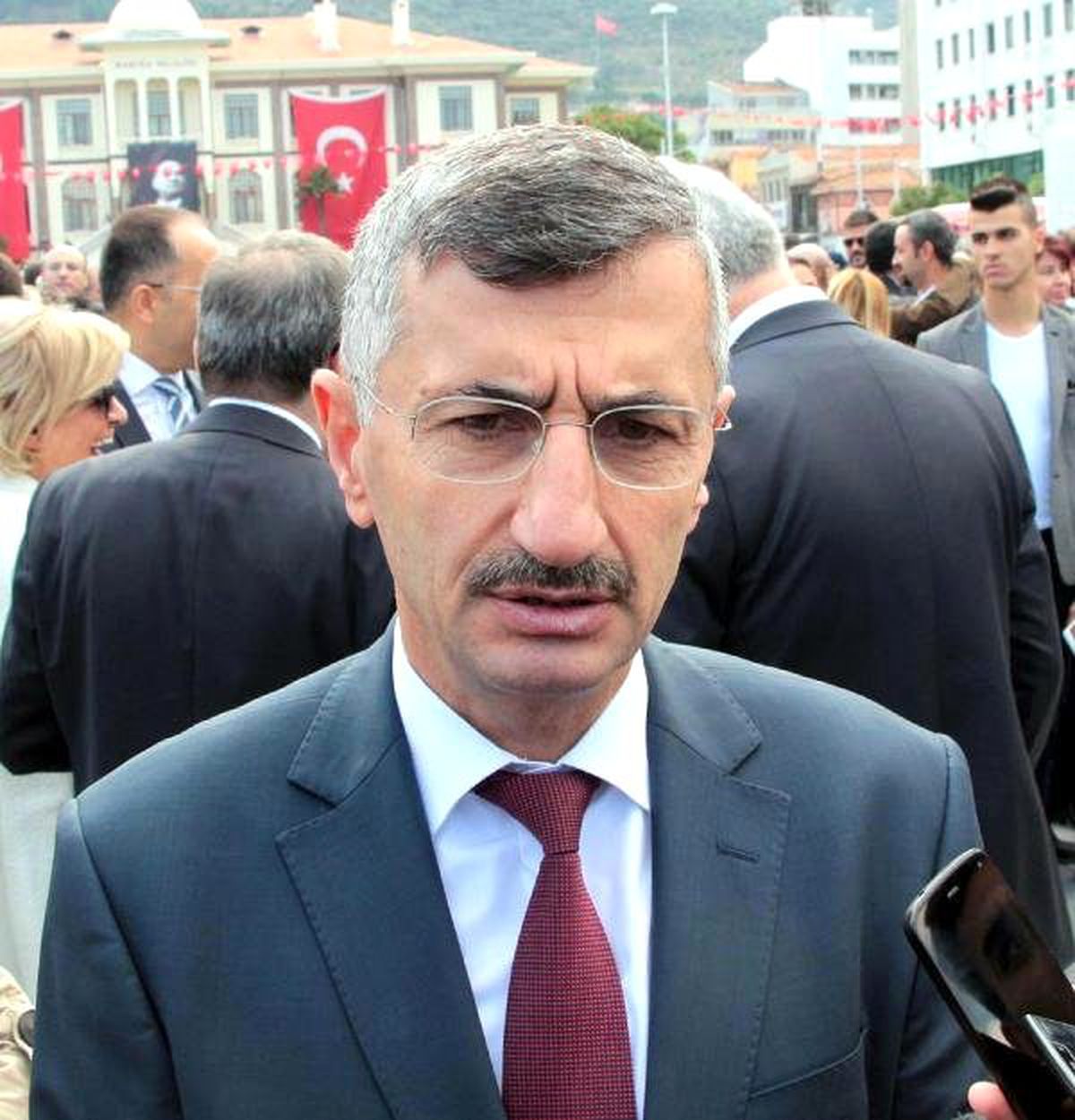 Manisa Valisi Bektaş Özür Diledi (2)