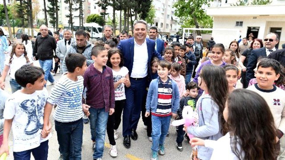 Muratpaşa Belediyesinden 111 Okula Yardım