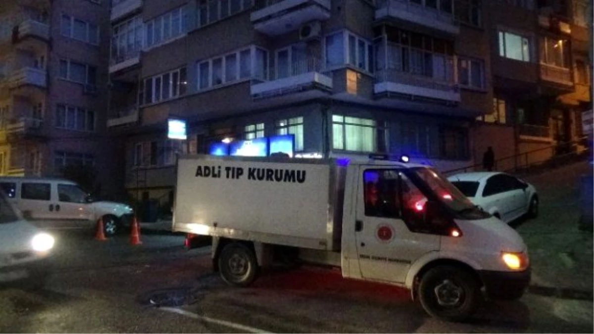 Camide Akşam Namazını Kıldıktan Sonra Evinde Ölü Bulundu