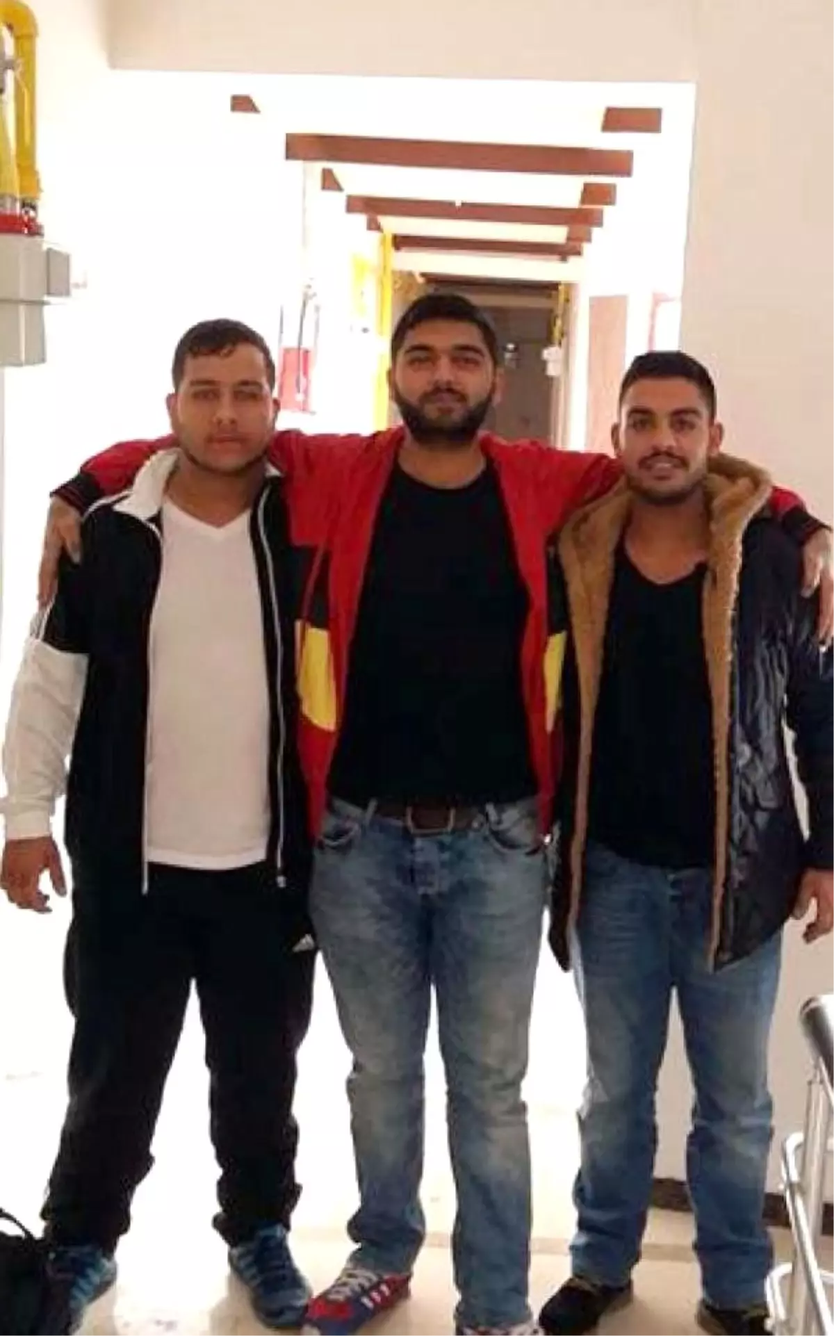 Pompalı Tüfekle Öldürdüğü Arkadaşını Hastaneye Götürüp Kaçtı