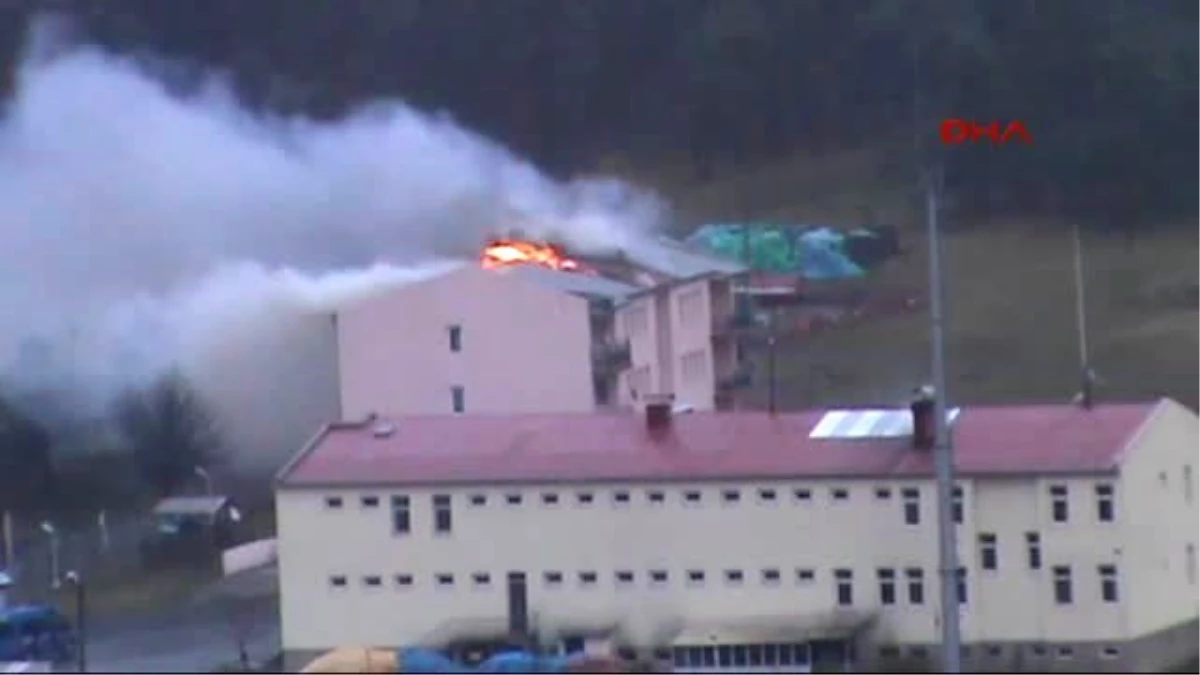 Posof\'ta Jandarma Lojmanlarında Yangın