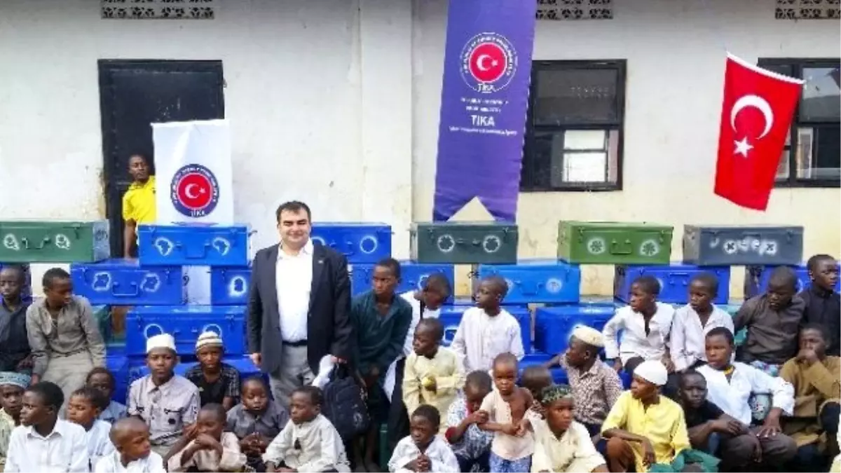 Uganda\'da Meslek Yüksekokuluna Ekipman Desteği