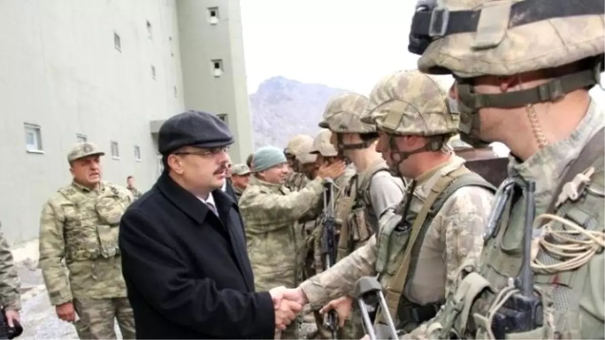 Vali Canbolat Dağlıca ve Aktütün Hudut Tabur Komutanlıklarını Ziyaret Etti