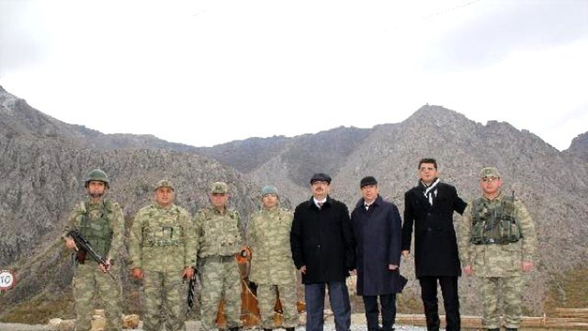 Vali Canbolat, Sınır Birliklerini Ziyaret Etti