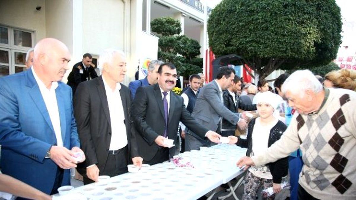 Adana\'nın 15 İlçesinde 55 Bin Kişilik Aşure Dağıtımı