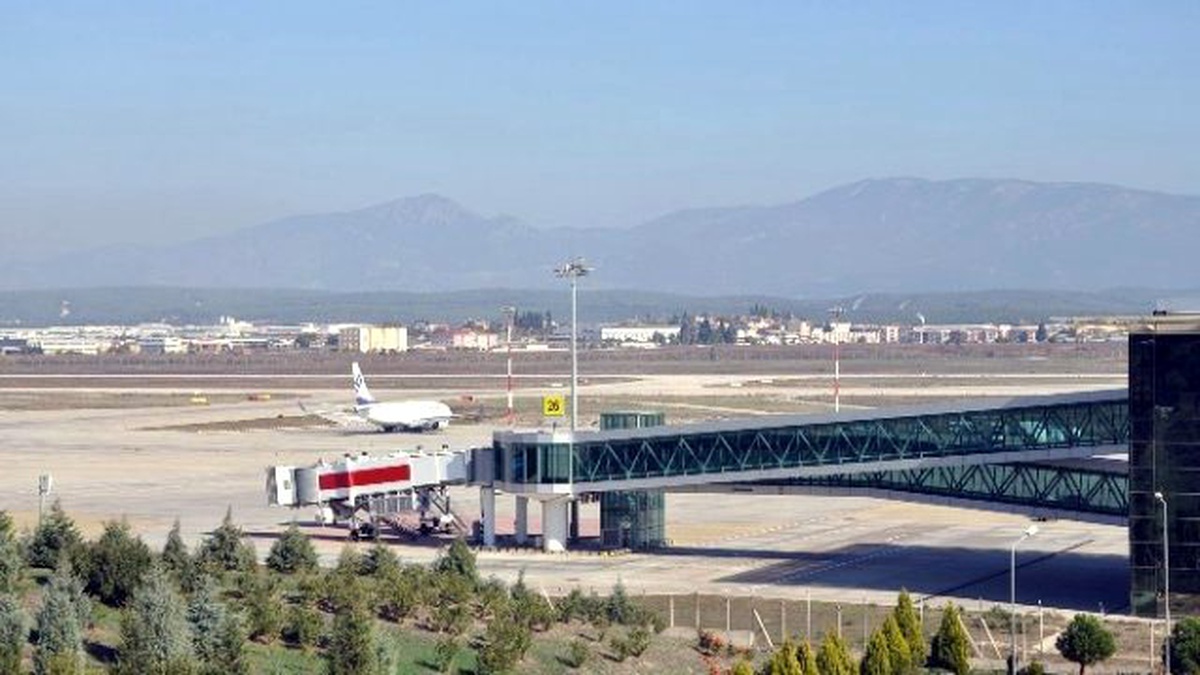 Adnan Menderes Havalimanı\'nda Feci Ölüm