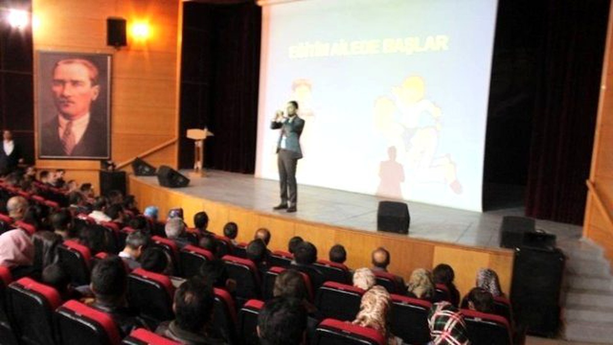 Aihl\'nin Düzenlediği "Aile İçi İletişim"Seminerine Büyük İlgi
