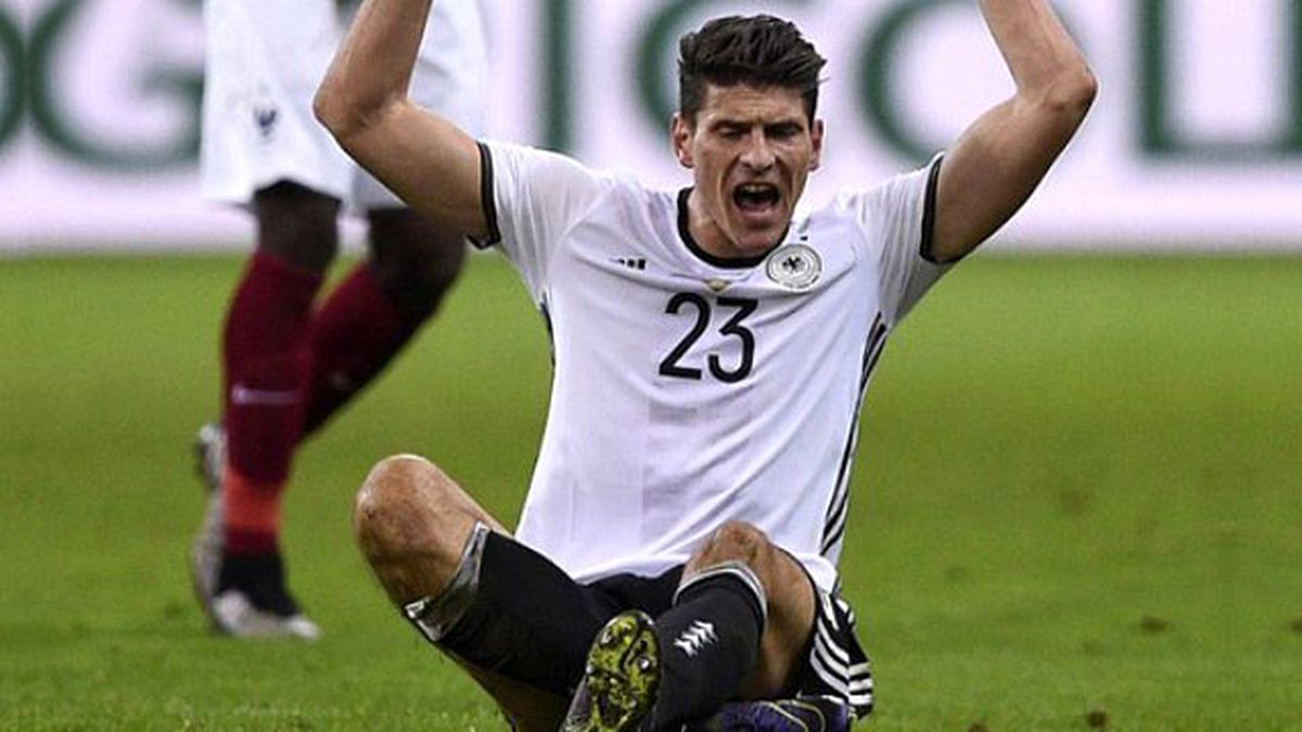 Almanlar, Gomez'i Beğenmedi