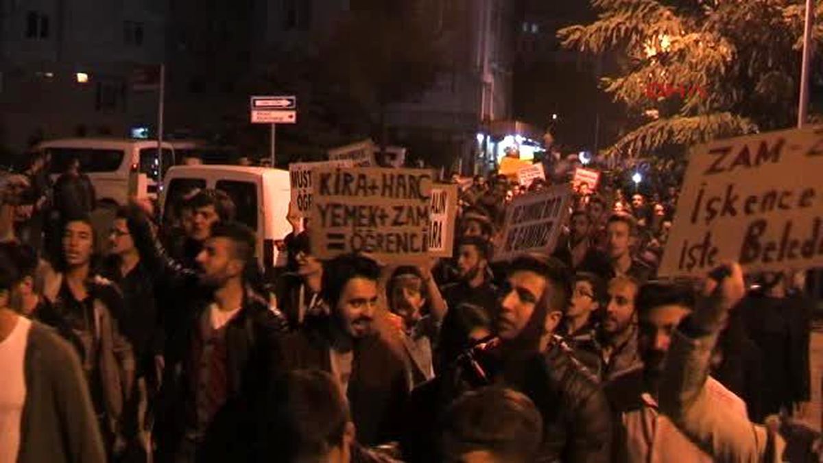 Balıkesir Üniversitelilerden Ulaşım Zammının Geri Alınması İçin Eylem