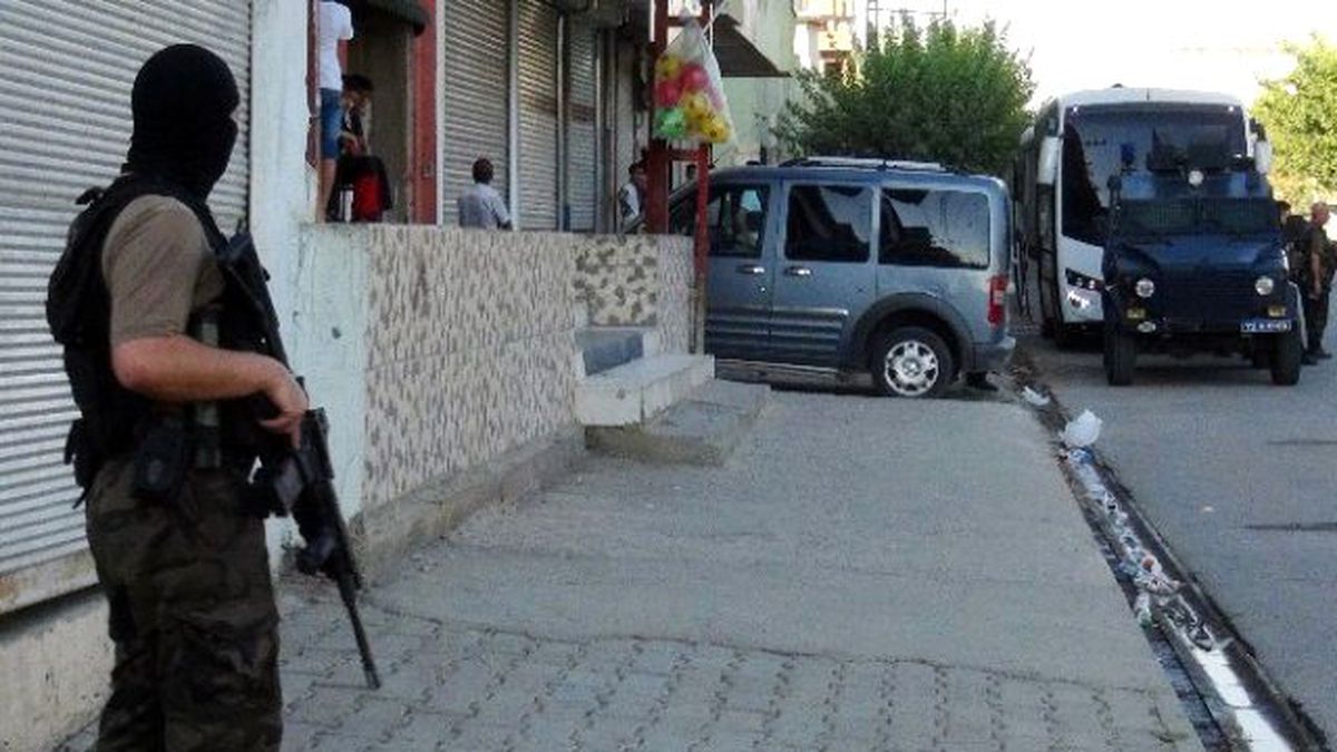 Batman\'da Terör Operasyonu: 14 Gözaltı