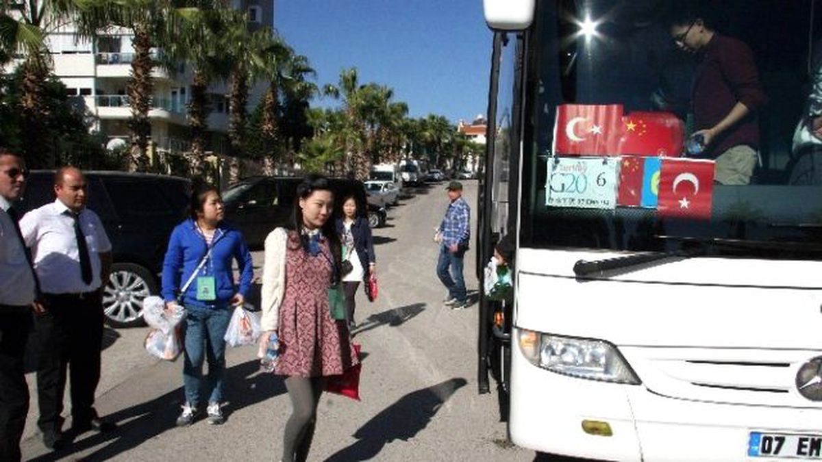 Çinli Lidere Sevgi Gösterisine Polis Engeli