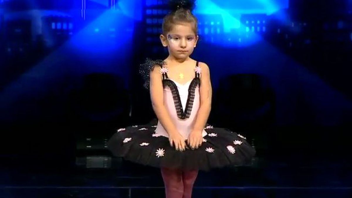 Elif Seven Eşsiz\'in Dans Gösterisi