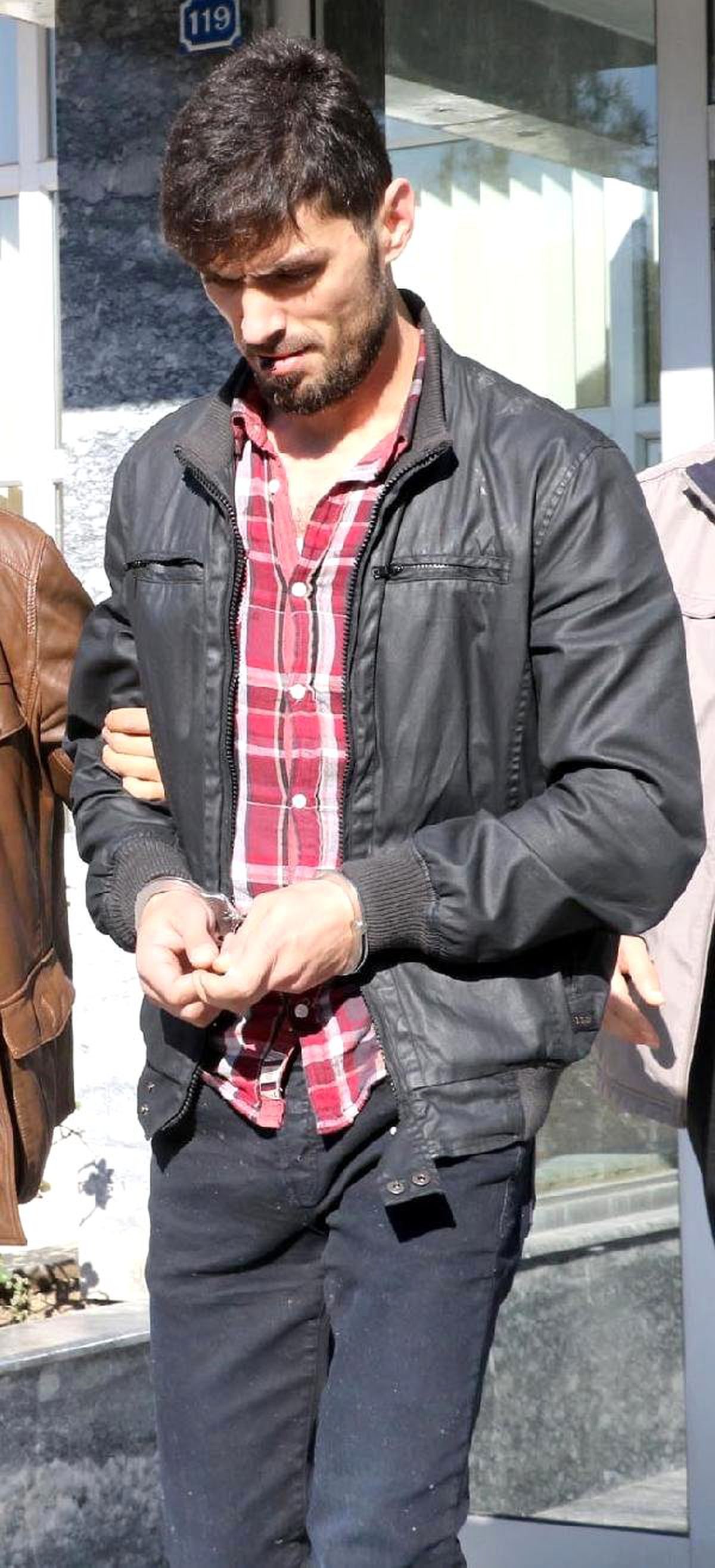 Eski Kayınbiraderini Sırtından Bıçakladı