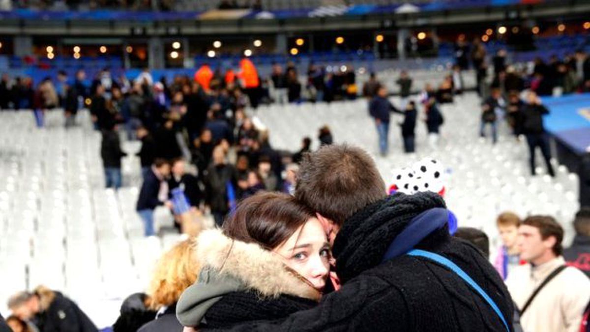 Fransa'yı Kana Bulayan Saldırı Sonrası EURO 2016 Zora Girdi