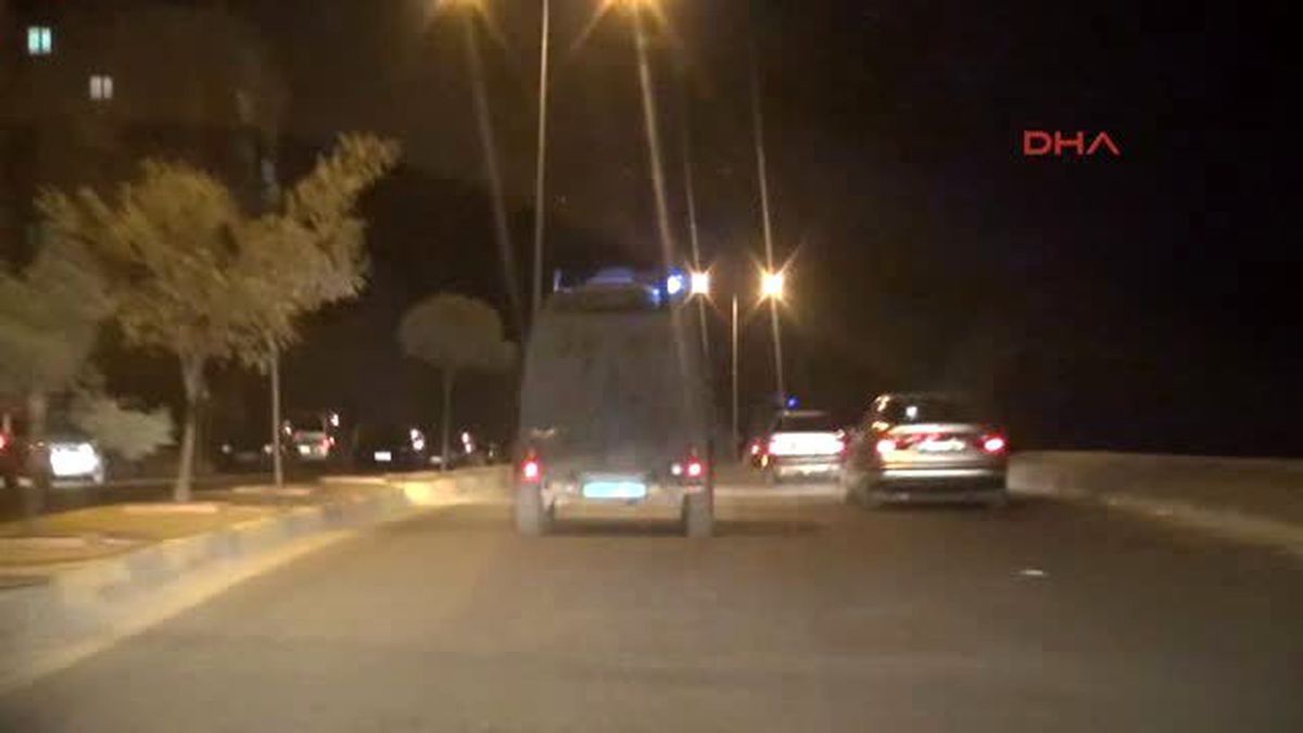 Gaziantep Işid\'e Ait Hücre Evine Operasyon Sırasında Patlama Meydana Geldi; Yaralı Polisler Var