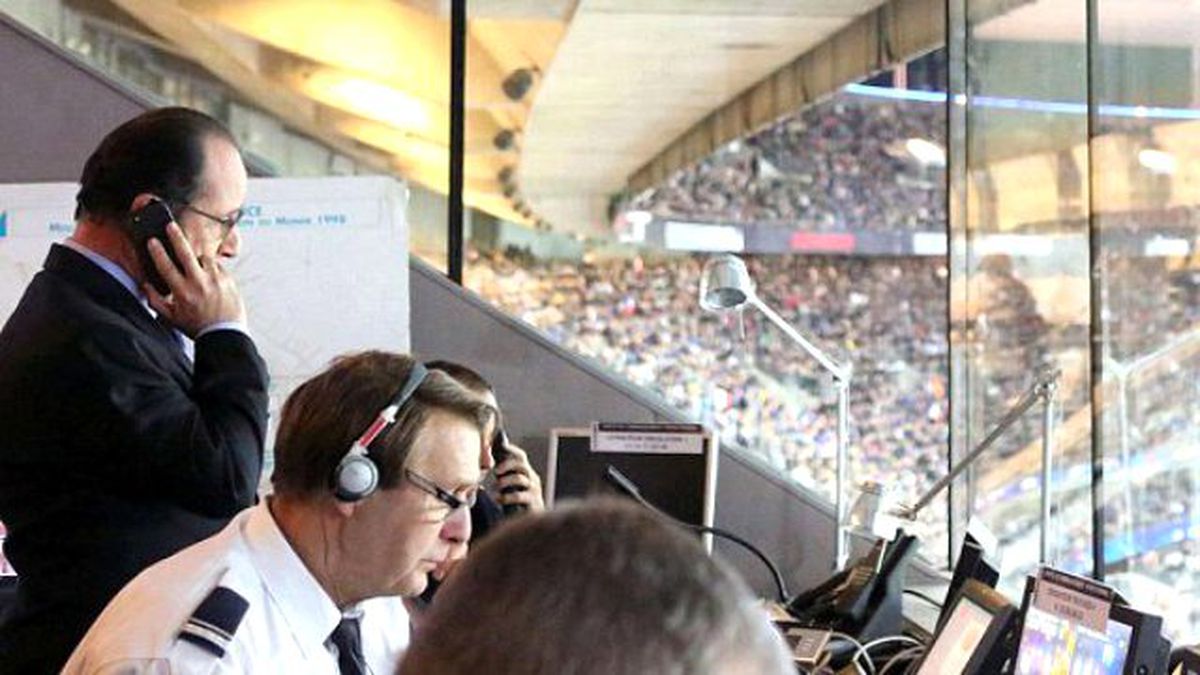 Hollande, Terör Saldırısı Sonrası Böyle Görüntülendi