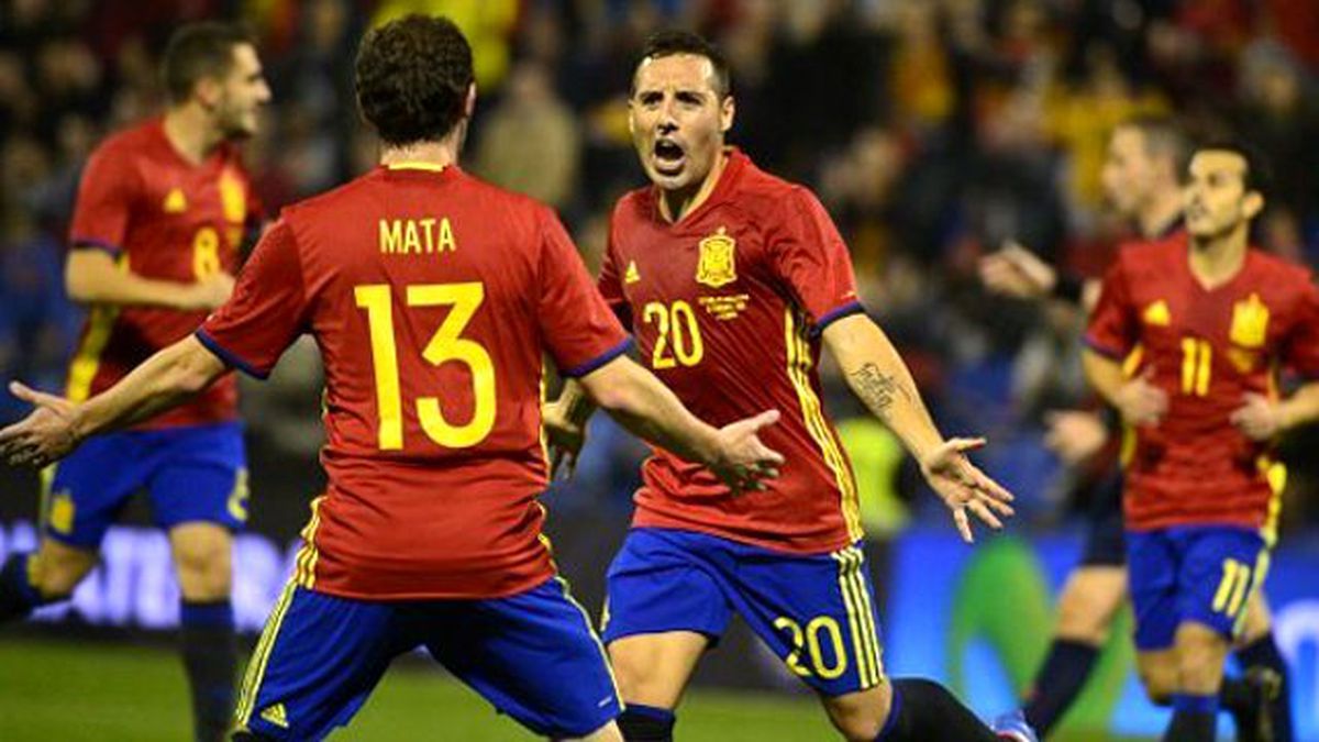 İspanya, İngiltere\'yi 2-0 Yendi
