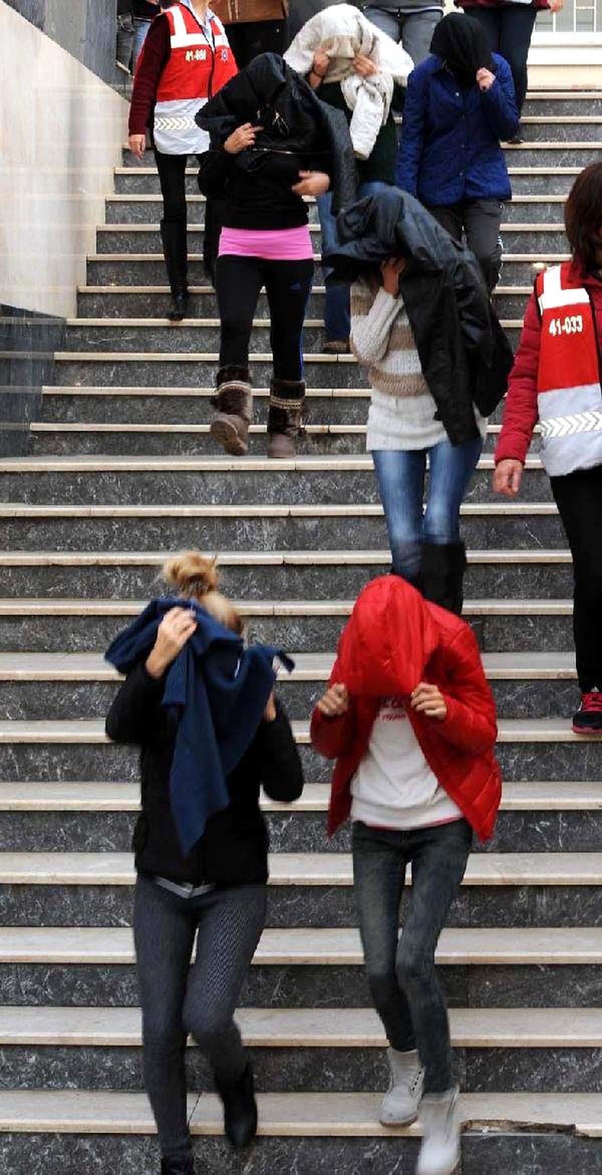 İstanbul\'da 10 İlçede Fuhuş Baskını