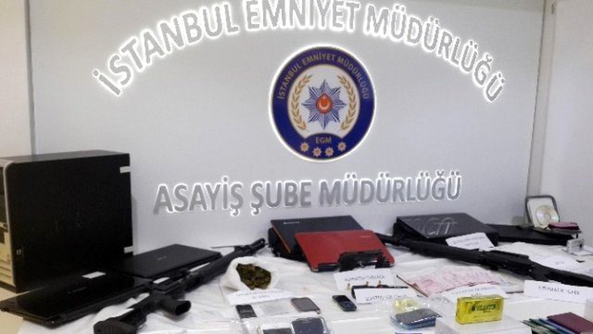 İstanbul\'da Fuhuş Operasyonu: 25 Gözaltı