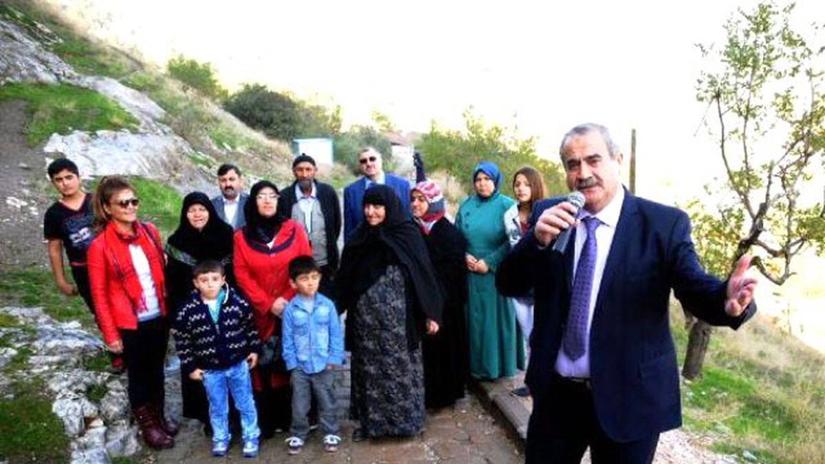 Kadına Şiddete Karşı Türkü Yazıp Söyledi