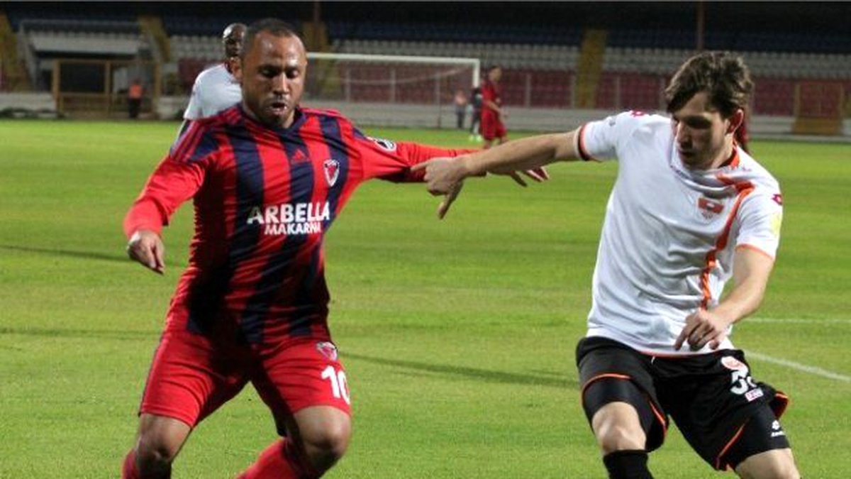 Mersin İdmanyurdu, Adanaspor\'a 1-0 Mağlup Oldu