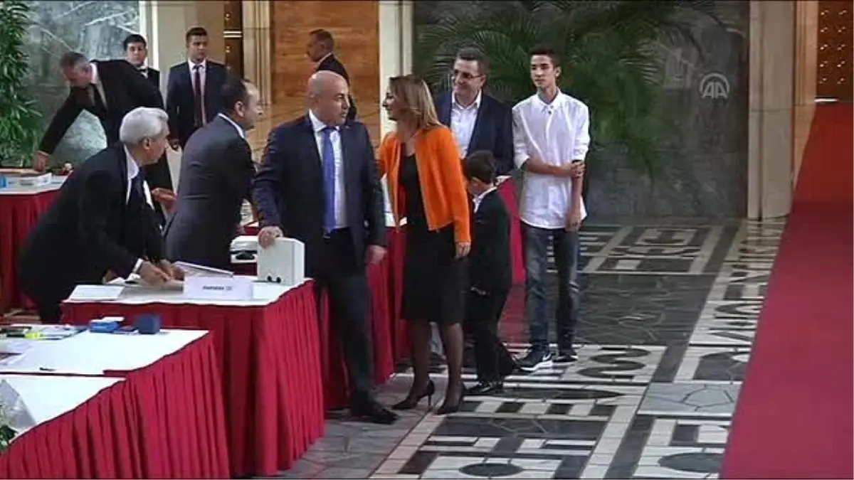 Milletvekilleri Kayıt Yaptırıyor - Aylin Nazlıaka