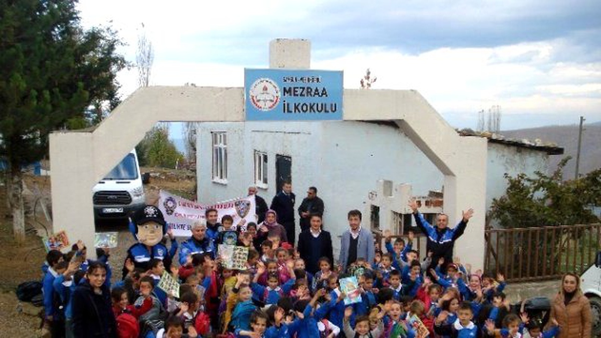 Samsun Emniyeti Çocukların Yüzünü Güldürüyor