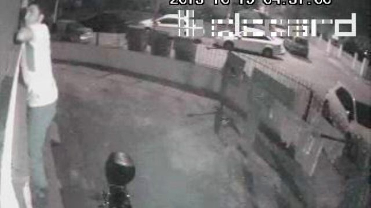 Tırmanan Hırsız Güvenlik Kamerasında