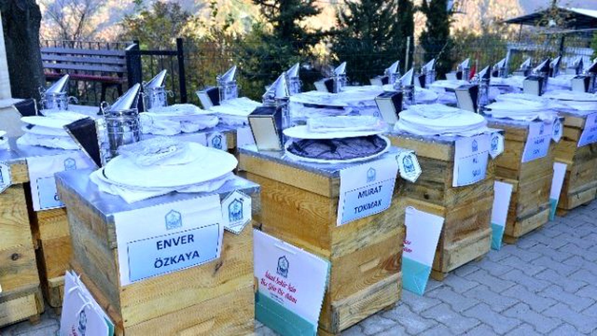 Yıldırım Belediyesi\'nden Arıcılara Kovan Desteği
