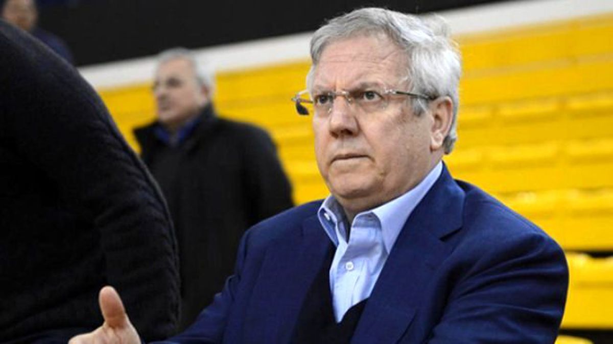 Aziz Yıldırım, Robin van Persie'ye İzin Verdiği İçin Terraneo'ya Kızgın