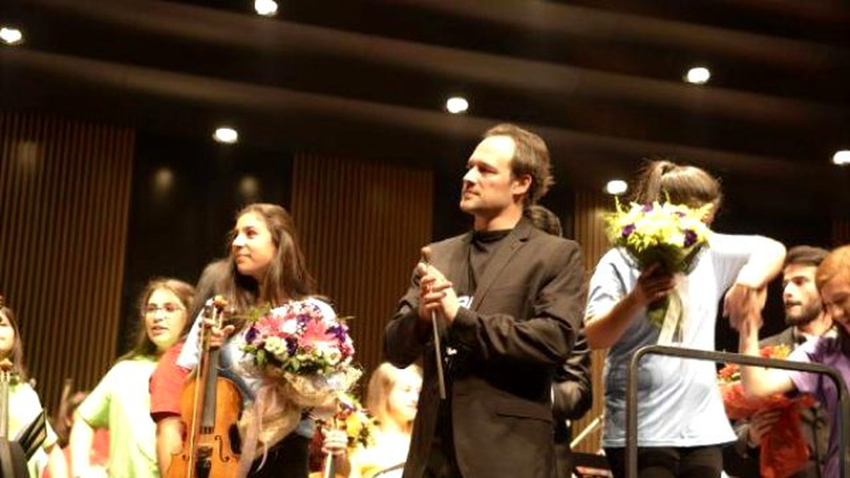 Çocuklar, \'Barış İçin Müzik\' Konserini Paris\'te Ölenlere İthaf Etti
