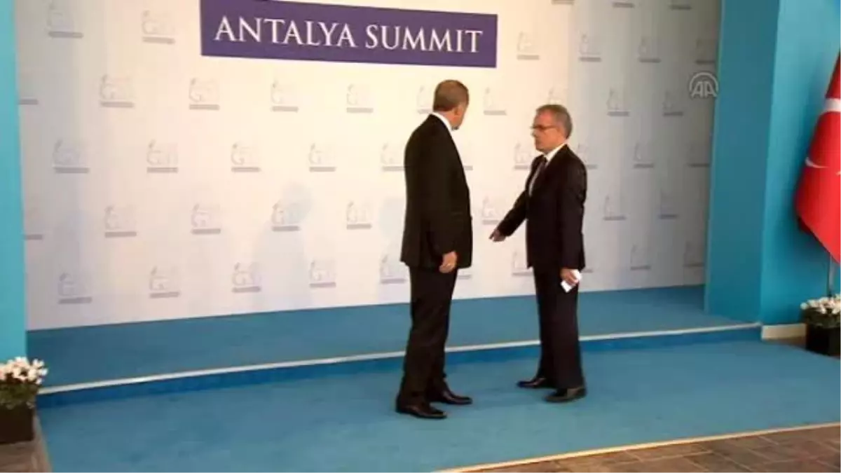 Cumhurbaşkanı Erdoğan, Konukları Karşıladı (1)