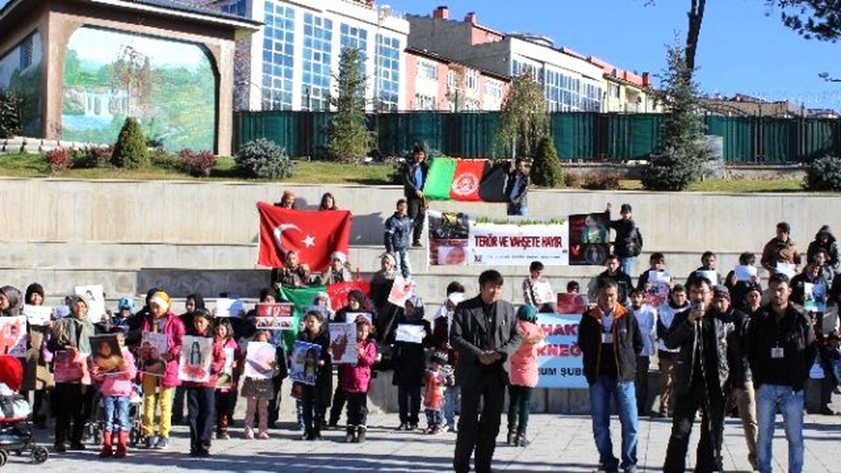 Erzurum\'da Yaşayan Afganlılardan \'Teröre Hayır\' Protestosu