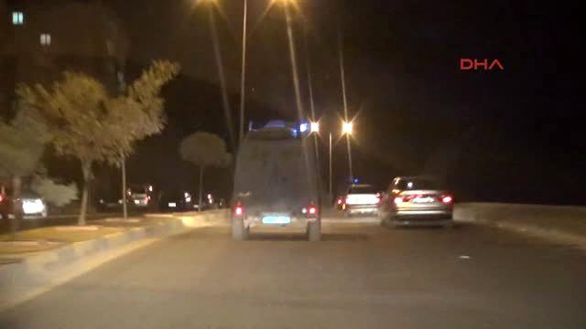 Gaziantep'te Hücre Evi Operasyonunda Canlı Bomba Kendini Patlattı; 4 Polis Yaralandı
