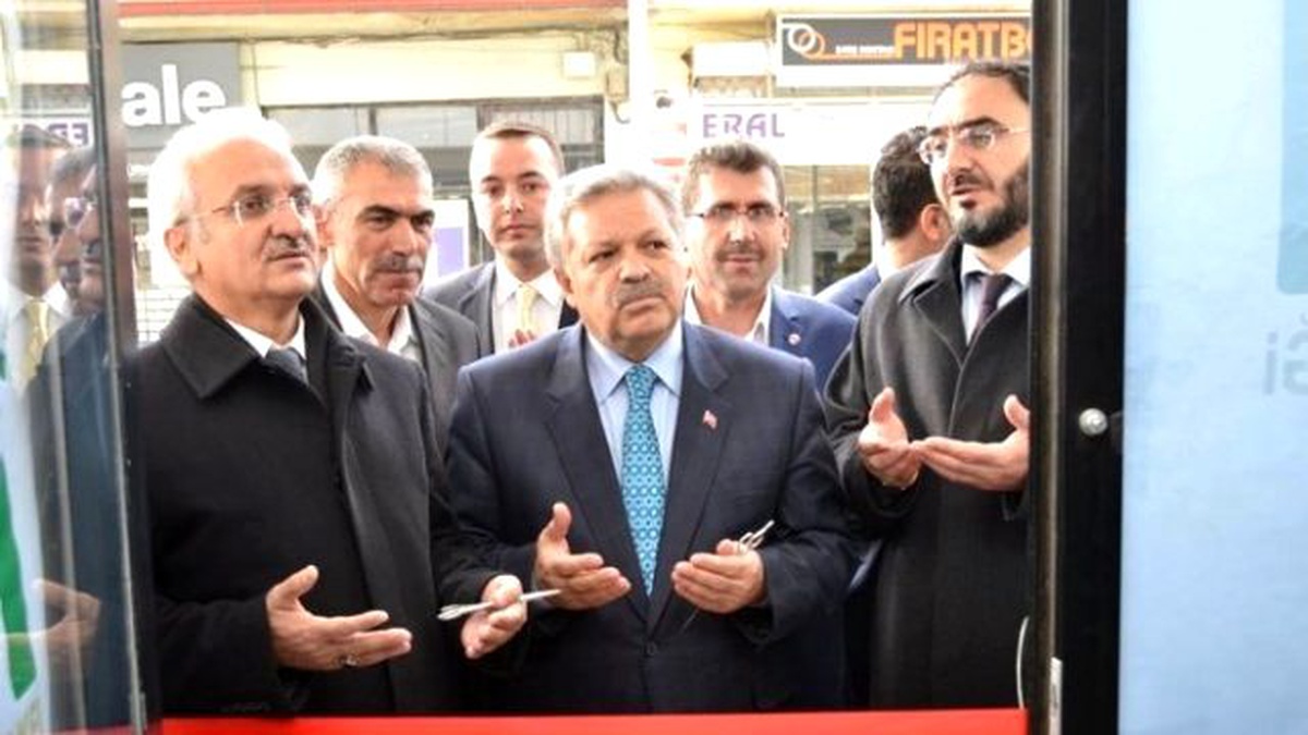 İhh İnsani Yardım Vakfı Çocukları Sevindiriyor