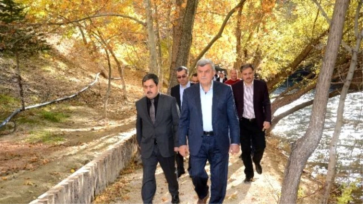 Kocaeli Büyükşehir Belediye Başkanı Karaosmanoğlu, Darende\'yi Gezdi