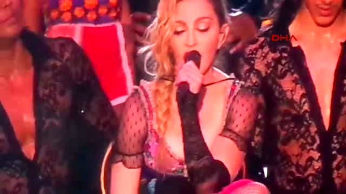 Madonna\'nın \'Paris\' Gözyaşları