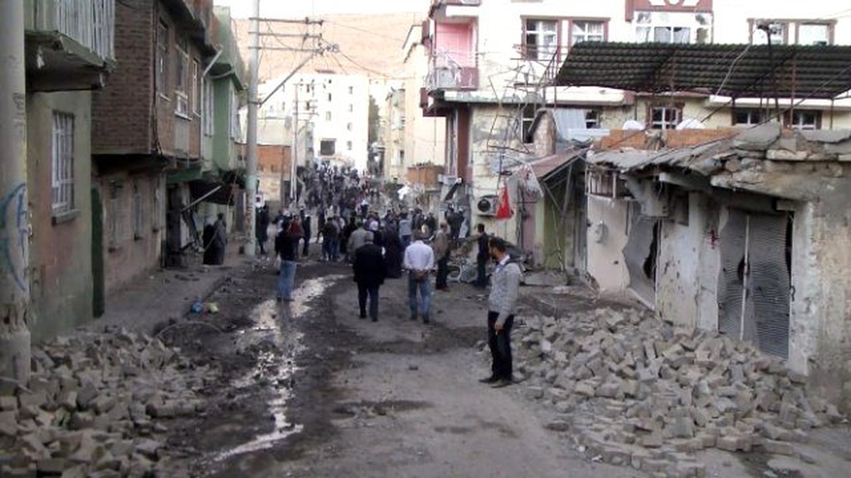 PKK\'nın Silvan\'da Açtığı Tahribatın İzleri Silinemiyor