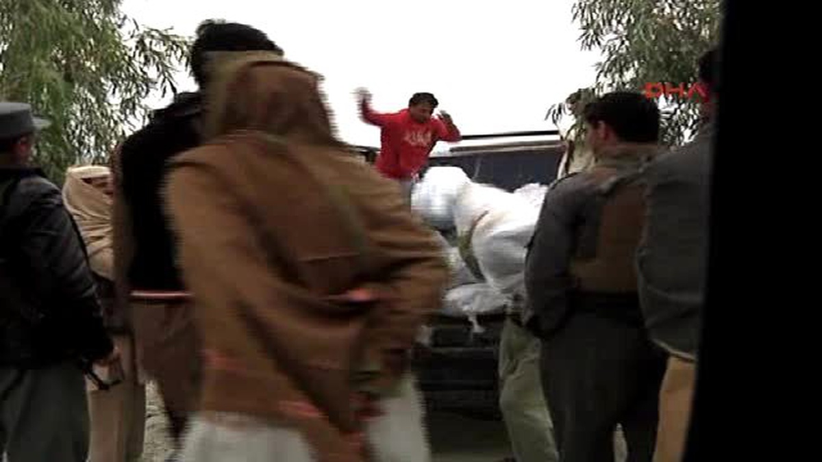 Tika\'dan Afgan Depremzedelere 56 Ton Yardım