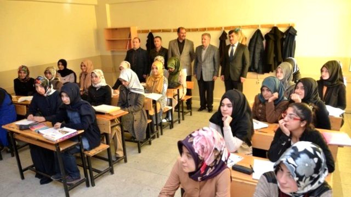 Vali Kahraman Destekleme ve Yetiştirme Kurslarını Ziyaret Etti