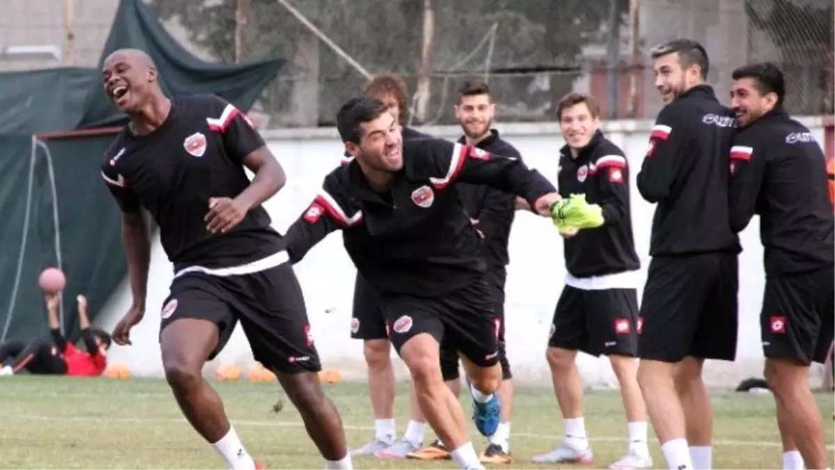 Adanaspor\'da Neşeli İdman