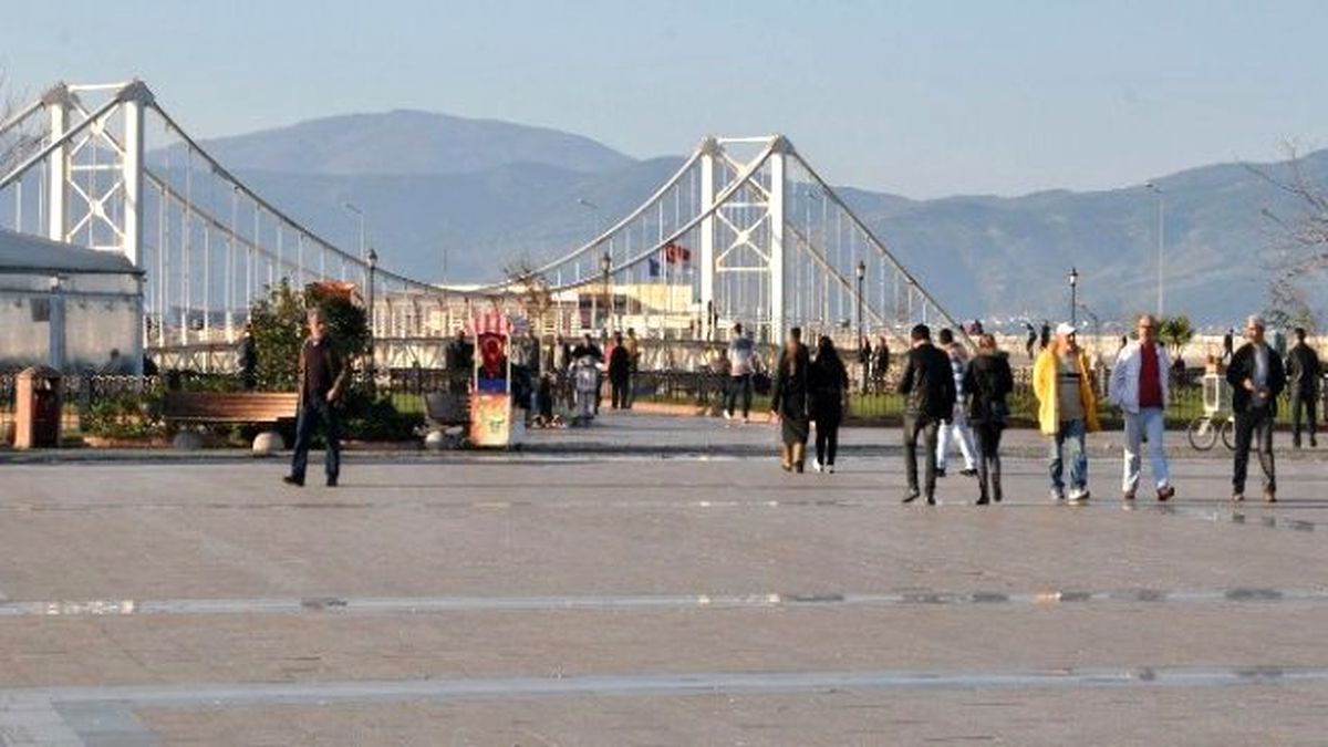 Bandırma\'da Yazdan Kalma Günler