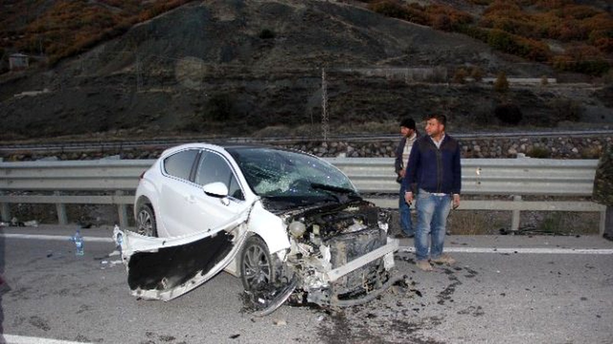 Erzincan\'da Trafik Kazası: 5 Yaralı