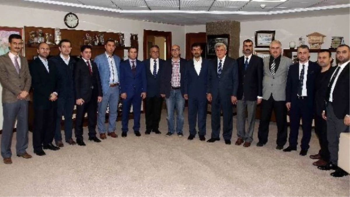 İmam Hatip Okulları Mezunları Derneğinden Başkan Karaosmanoğlu\'na Ziyaret