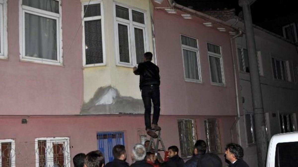 Eskişehir\'de 1 Mülteci Evinde Elleri, Ayakları ve Ağzı Bantlı Bulundu