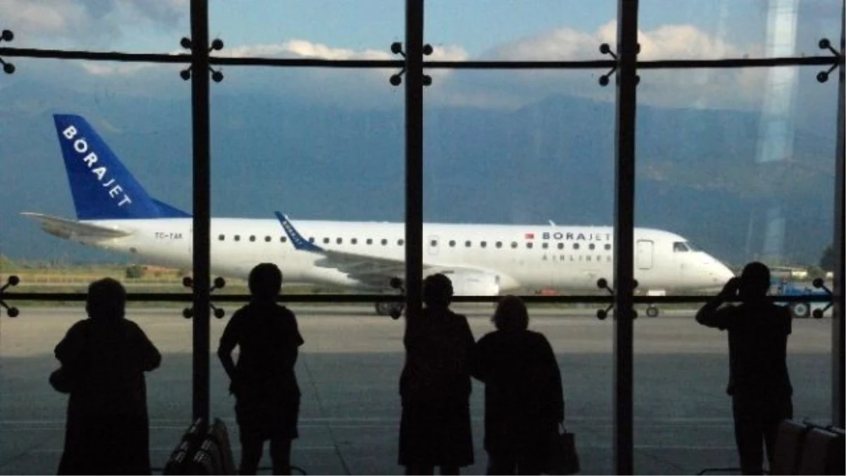 Koca Seyit Havalimanı 300 Bininci Yolcusunu Uğurladı
