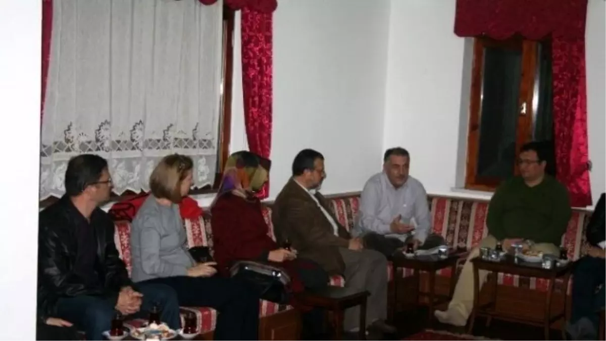 Mevlevi Evi\'nde Mesnevi Okumaları Başladı